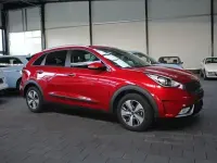 Używany Kia Niro Vision 141 KM (103 kW) 2019 Czerwony SUV