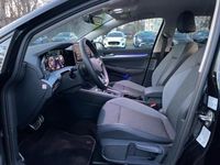 Gebraucht VW Golf VIII 116 PS (85 kW) 2024 Grenadillschwarz metallic Kombi