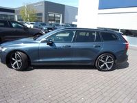 Gebraucht Volvo V60 Plus 197 PS (144 kW) 2024 Blau Kombi