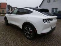 Gebraucht Ford Mustang Mach-E 258 kW (351 PS) 2021 Starweiß metallic SUV