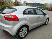 Gebraucht Kia Rio 109 PS (80 kW) 2011 Grau Kleinwagen