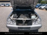Gebraucht Mercedes E200 Classic 136 PS (100 kW) 1996 Silber Limousine