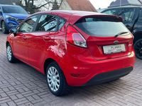 Gebraucht Ford Fiesta Trend 82 PS (60 kW) 2015 Rot Limousine