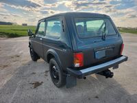 Second-hand Lada niva 82 CP (60 kW) 2009 Verde SUV