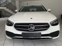 Gebraucht Mercedes E220 200 PS (147 kW) 2023 Weiß Limousine