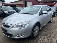 Gebraucht Opel Astra Edition 140 PS (102 kW) 2012 Silber Kombi