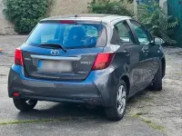 Gebraucht Toyota Yaris 73 PS (53 kW) 2016 Grau Kleinwagen
