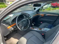 Usado Mercedes E220 Elegance 150 CV (110 kW) 2004 Plateado Berlina