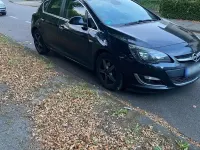 Gebraucht Opel Astra 110 PS (80 kW) 2012 Schwarz Kleinwagen