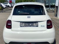 Gebraucht Fiat 500e Basis 86 kW (118 PS) 2023 Colore esterno (arktis weiß) Limousine