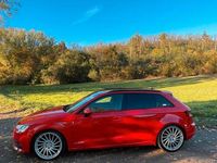 Gebraucht Audi A3 Sportback 125 PS (91 kW) 2015 Rot Kleinwagen