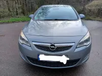 Usata Opel Astra 140 CV (102 kW) 2012 Argento Berlina
