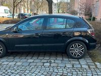 Gebraucht Opel Astra 105 PS (77 kW) 2004 Schwarz Limousine