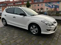 Usado Hyundai i30 Classic 90 CV (66 kW) 2012 Blanco Berlina