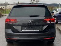 Gebraucht VW Passat Business 122 PS (89 kW) 2023 Grau Kombi