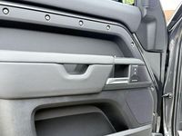 Gebraucht Land Rover Defender SE Dynamic 249 PS (183 kW) 2025 Grau SUV