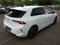 Gebraucht Opel Astra 131 PS (96 kW) 2024 Jade weiß Limousine