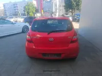 Gebraucht Hyundai i20 77 PS (56 kW) 2011 Rot Kleinwagen