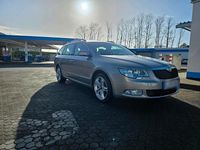 Gebraucht Skoda Superb 140 PS (102 kW) 2012 Grau Limousine