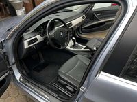 Gebraucht BMW 325 218 PS (160 kW) 2009 Limousine