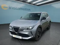 Neu Alfa Romeo Junior 145 PS (106 kW) 2026 Grau SUV