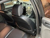 Usata Ford Focus 115 CV (84 kW) 2007 Nero Station wagon