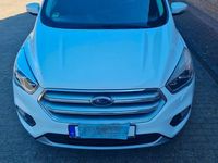 Gebraucht Ford Kuga Titanium 179 PS (131 kW) 2017 Weiß SUV