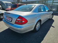 Gebraucht Mercedes E220 Elegance 150 PS (110 kW) 2003 Silber Limousine