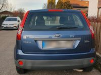 Gebraucht Ford Fiesta 69 PS (50 kW) 2006 Blau Kleinwagen
