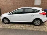 Używany Ford Focus Titanium 101 KM (74 kW) 2018 Biały Sedan/Limuzyna