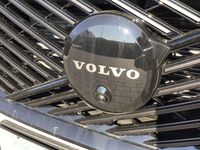 Neu Volvo XC60 Plus 253 PS (186 kW) 2026 Grau SUV