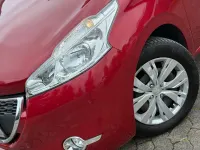 Gebraucht Peugeot 208 Active 68 PS (50 kW) 2013 Rot Kleinwagen