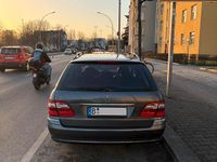 Gebraucht Mercedes E280 Avantgarde 190 PS (139 kW) 2005 Grau Kombi
