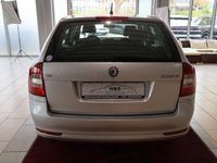 Usado Skoda Octavia Active 105 HP (77 kW) 2012 Prateado Carrinha