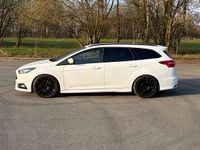 Gebraucht Ford Focus ST 250 PS (183 kW) 2017 Weiß Kombi