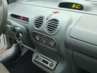 Gebraucht Renault Twingo 75 PS (55 kW) 2003 Silber Kleinwagen