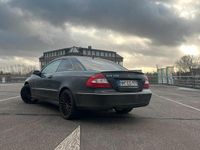 Gebraucht Mercedes CLK220 150 PS (110 kW) 2007 Schwarz Coupé