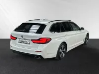 Gebraucht BMW 520 Efficient Dynamics 190 PS (139 kW) 2022 Mineralweiß metallic Kombi