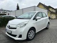 Gebraucht Toyota Verso Life 99 PS (72 kW) 2013 Weiß Van / Kleinbus