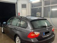 Gebraucht BMW 320 163 PS (119 kW) 2005 Grau Kombi