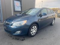Gebraucht Opel Astra 101 PS (74 kW) 2011 Blau Kombi