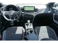 Neu Kia Ceed GT GT-Line 140 PS (102 kW) 2025 Weiss Limousine