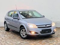 Gebraucht Opel Astra Selection 116 PS (85 kW) 2009 Lichtsilber Limousine