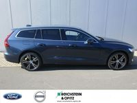 Gebraucht Volvo V60 Inscription 197 PS (144 kW) 2021 Denim blue Kombi