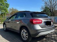 Gebraucht Mercedes GLA220 177 PS (130 kW) 2014 Silber SUV