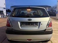 Gebraucht Kia Rio Basis 97 PS (71 kW) 2006 Silber Limousine
