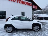 Gebraucht Toyota Aygo X X-play 72 PS (52 kW) 2023 Weiß SUV