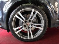 Gebraucht Porsche Cayenne 245 PS (180 kW) 2012 Tiefschwarz SUV