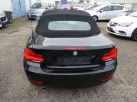 Gebraucht BMW 218 136 PS (100 kW) 2018 Schwarz ii/bonnet fluid black Cabrio