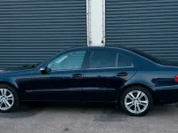 Gebraucht Mercedes E220 150 PS (110 kW) 2002 Blau Limousine